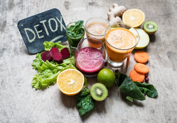 toxic gut, usus penuh racun, sembelit dan kulit bermasalah, brain fog karena usus, bau mulut usus kotor, cara alami detoks usus, makanan untuk membersihkan usus, gut health wanita.